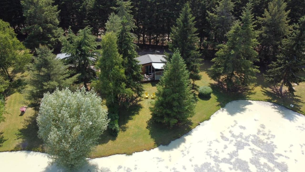 Lion-en-Sullias Chalet La Perche Au Bord De L'Eau מראה חיצוני תמונה